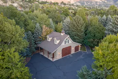 2238 E Cottonwood Cove Ln S, Cottonwood Heights, UT 84121 - Photo 121