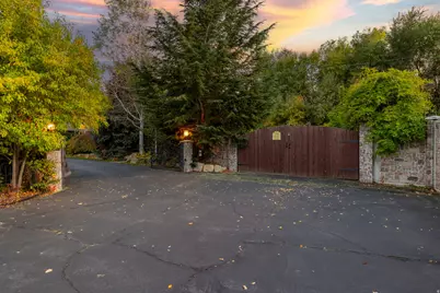 2238 E Cottonwood Cove Ln S, Cottonwood Heights, UT 84121 - Photo 113