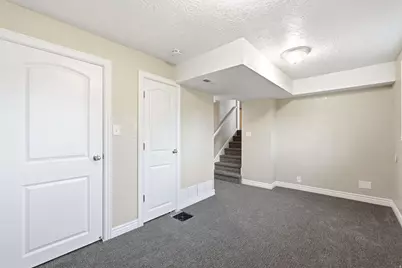 581 W 1750 N, Clinton, UT 84015 - Photo 21