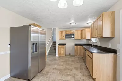 581 W 1750 N, Clinton, UT 84015 - Photo 9