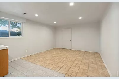 11878 S Hidden Valley Dr E, Sandy, UT 84094 - Photo 29