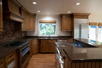 294 W Jennings Ln, Centerville, UT 84014 - Photo 9