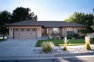 294 W Jennings Ln, Centerville, UT 84014 - Photo 1