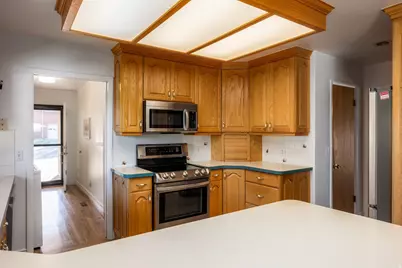 881 E Hillcrest Dr, Springville, UT 84663 - Photo 17