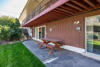 881 E Hillcrest Dr, Springville, UT 84663 - Photo 37