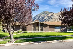 881 E Hillcrest Dr, Springville, UT 84663 - Photo 1