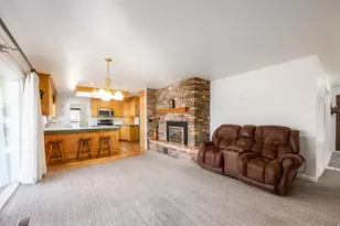 881 E Hillcrest Dr, Springville, UT 84663 - Photo 13