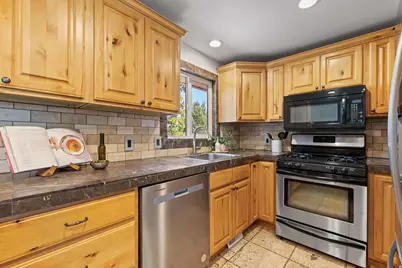4288 W Yorkshire Cir, South Jordan, UT 84009 - Photo 9