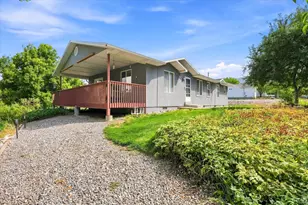 231 E 100 S, Hyrum, UT 84319 - Photo 35