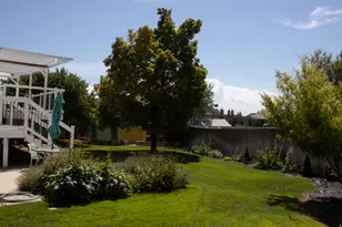 830 S Saint Andrews Dr W, Syracuse, UT 84075 - Photo 5