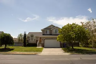 830 S Saint Andrews Dr W, Syracuse, UT 84075 - Photo 1