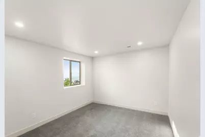 317 E Manilla Dr, Draper, UT 84020 - Photo 29