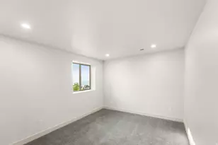317 E Manilla Dr, Draper, UT 84020 - Photo 29