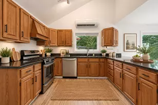 8562 Kings Cove Dr, Cottonwood Heights, UT 84121 - Photo 15