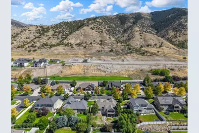 1211 Grandview Dr, Providence, UT 84332 - Photo 9