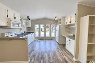 11302 S Jordan Meadow Ln E, Sandy, UT 84070 - Photo 5