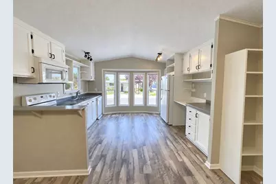 11302 S Jordan Meadow Lane E #189, Sandy, UT 84070 - Photo 5