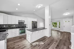 11385 S Abbottsford Ln E, Sandy, UT 84070 - Photo 5