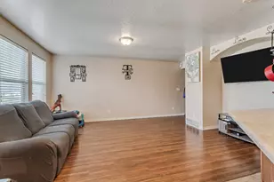 1327 Lily Pad Dr, Spanish Fork, UT 84660 - Photo 3
