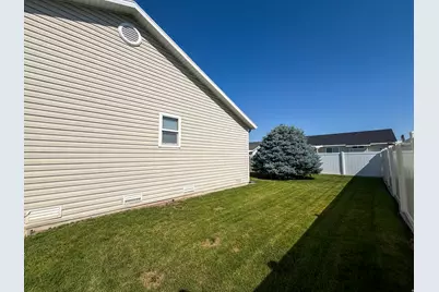 4040 W 5075 S, Roy, UT 84067 - Photo 23
