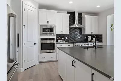879 W Brocket St #247, Saratoga Springs, UT 84045 - Photo 5