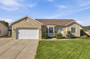 696 W 1960 N, Clinton, UT 84015 - Photo 39