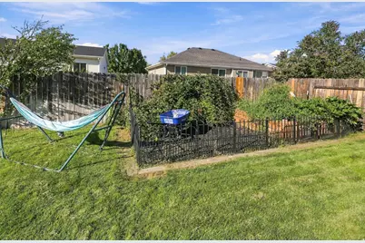696 W 1960 N, Clinton, UT 84015 - Photo 33
