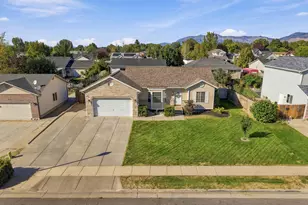 696 W 1960 N, Clinton, UT 84015 - Photo 3