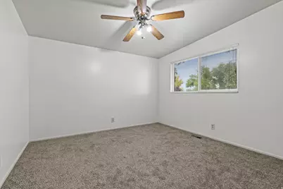 5822 S 2575 W, Roy, UT 84067 - Photo 15