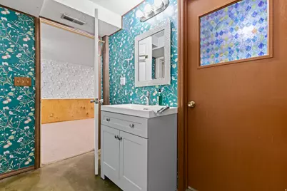5822 S 2575 W, Roy, UT 84067 - Photo 19
