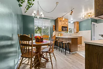 5822 S 2575 W, Roy, UT 84067 - Photo 9