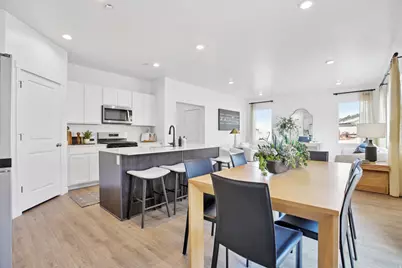 664 E Levengrove Dr #253, Lehi, UT 84048 - Photo 9