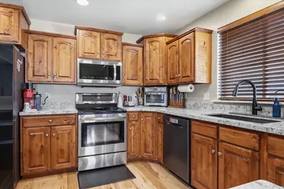 554 W 2400 S, Syracuse, UT 84075 - Photo 9