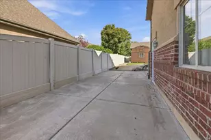 554 W 2400 S, Syracuse, UT 84075 - Photo 51