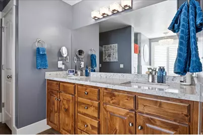 554 W 2400 S, Syracuse, UT 84075 - Photo 15