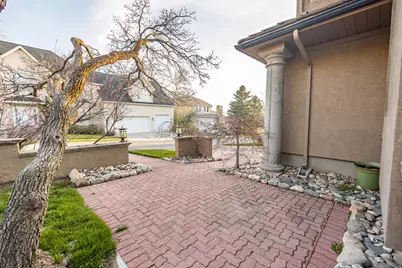 2249 E Gambel Oak Dr S, Sandy, UT 84092 - Photo 45