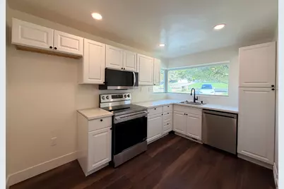 2928 S Davis Blvd, Bountiful, UT 84010 - Photo 3