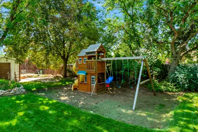 808 E Savannah Dr, Sandy, UT 84094 - Photo 49