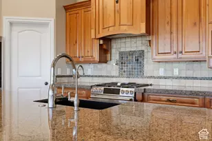 1385 N Compton Rd, Farmington, UT 84025 - Photo 11