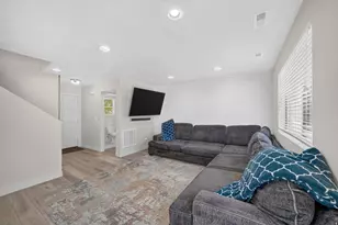 923 W Stonehaven Dr, North Salt Lake, UT 84054 - Photo 3