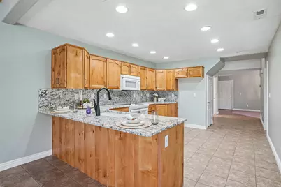 325 W Willow Way, Pleasant View, UT 84414 - Photo 13