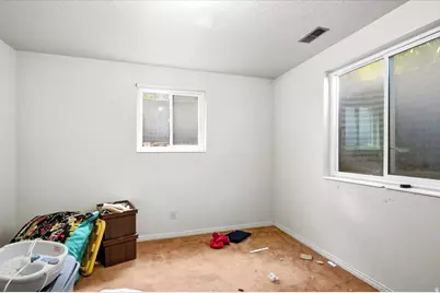 564 S Main St, Kaysville, UT 84037 - Photo 23