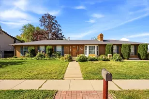 564 S Main St, Kaysville, UT 84037 - Photo 1