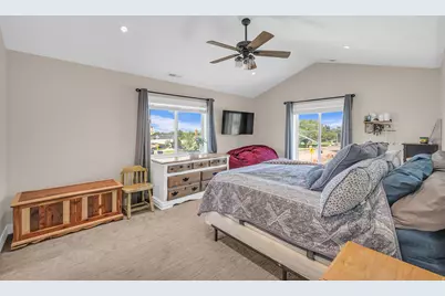 410 E Pages Ln, Centerville, UT 84014 - Photo 19