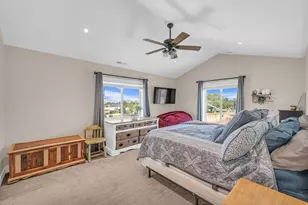 410 E Pages Ln, Centerville, UT 84014 - Photo 19