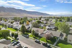2048 E Juniper Dr, Eagle Mountain, UT 84005 - Photo 5