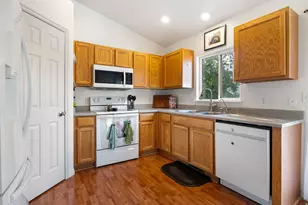 2048 E Juniper Dr, Eagle Mountain, UT 84005 - Photo 9