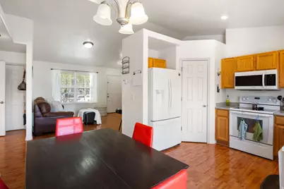 2048 E Juniper Dr, Eagle Mountain, UT 84005 - Photo 11