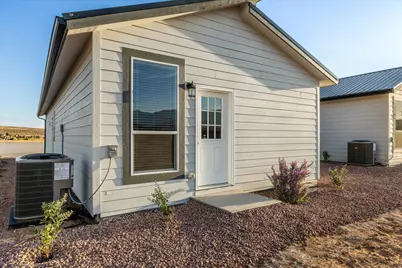 2752 W Crest View Ln, Hurricane, UT 84737 - Photo 11