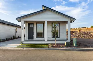 2752 W Crest View Ln, Hurricane, UT 84737 - Photo 1